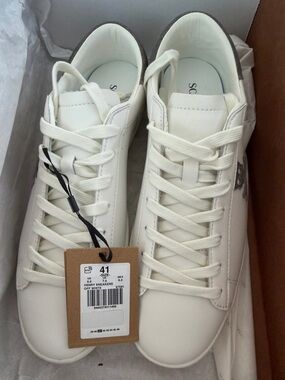 Off-White Men's Cream Low-Top Sneakers scalpers size 41
